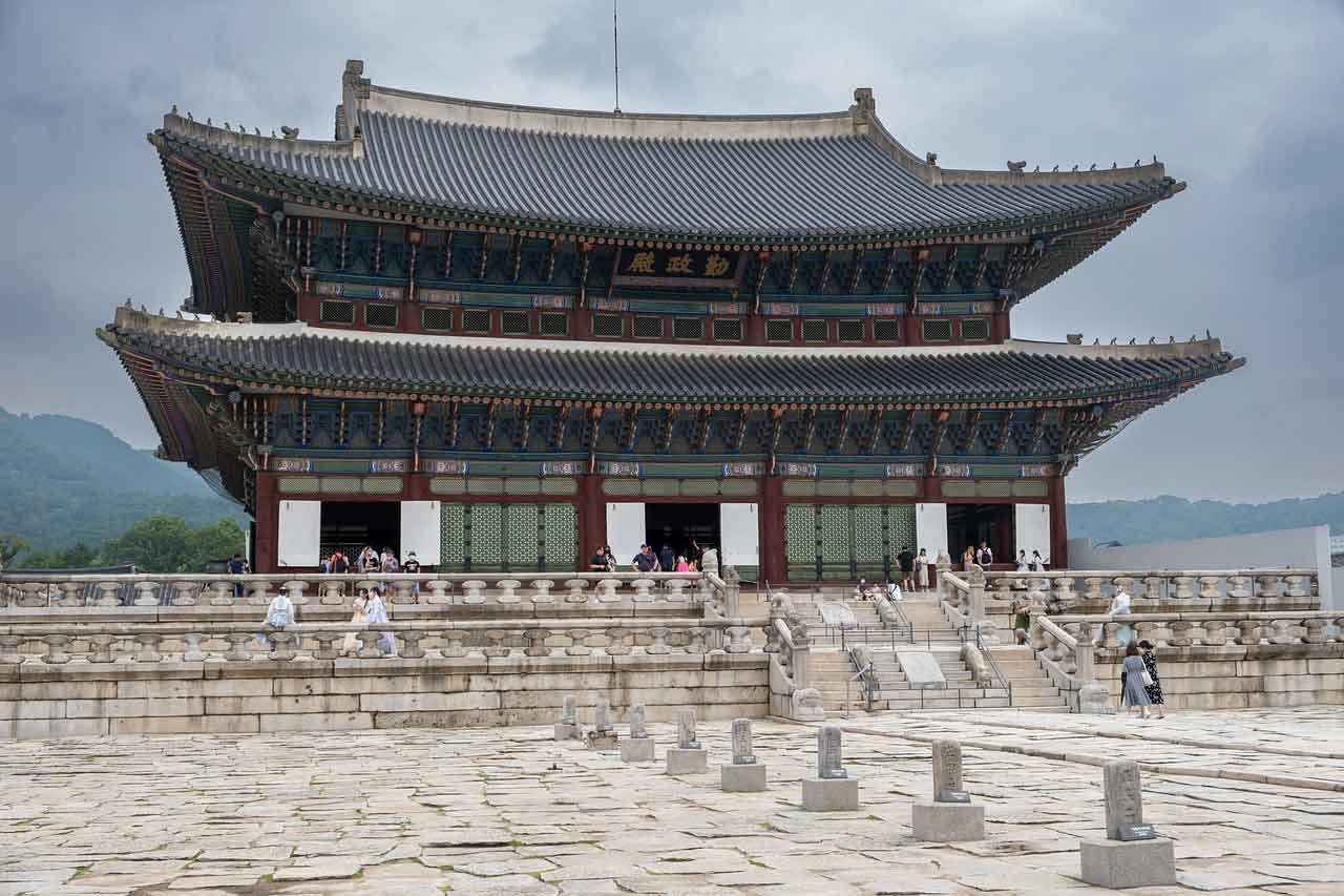 Tempat Wisata Populer di Seoul gyeongbokgung palace