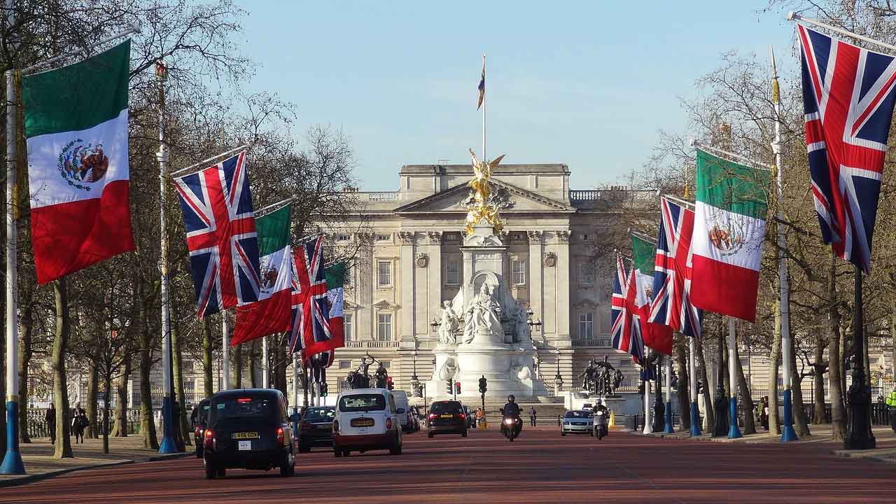 Tempat Wisata Populer di London Istana Buckingham