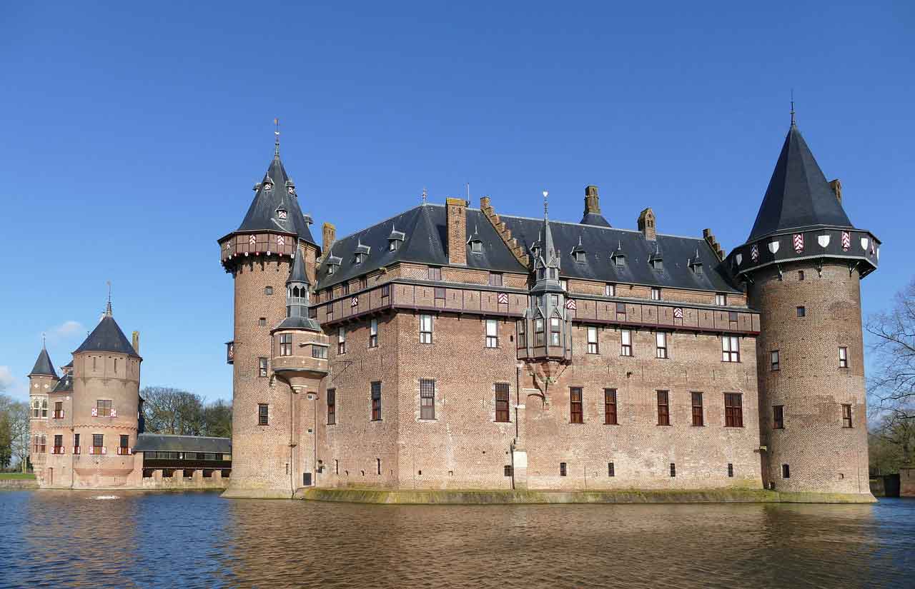 Tempat Wisata Populer di Belanda Kasteel De Haar