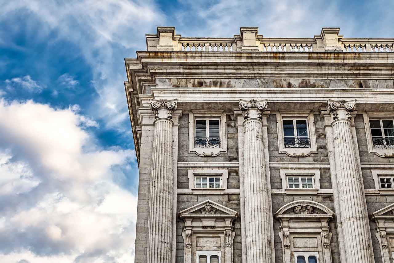 Tempat Wisata Populer di Spanyol palacio royal