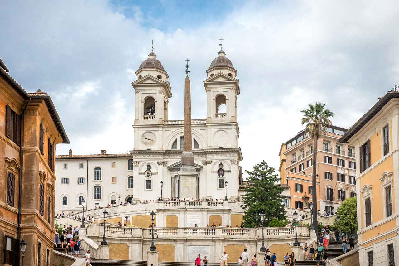 Tempat Wisata Populer di Roma Spanish Steps