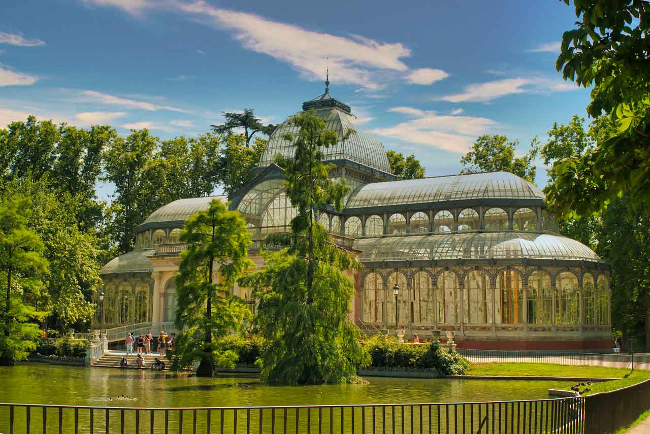 Tempat Wisata Populer di Spanyol Taman retiro