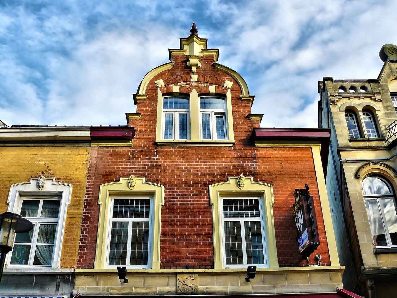 Tempat Wisata Populer di Belanda Valkenburg