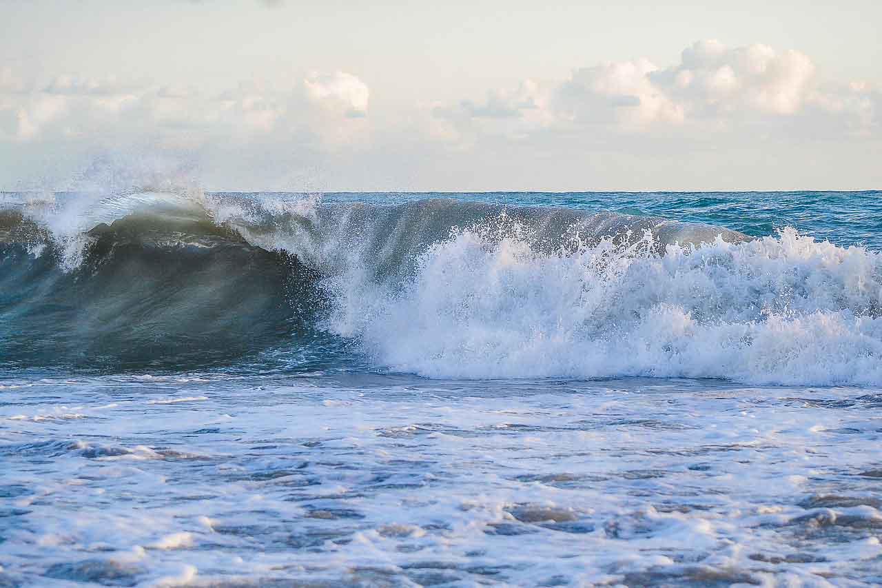 Wisata Pantai Terbaik di Rusia Pantai Lazurnaya