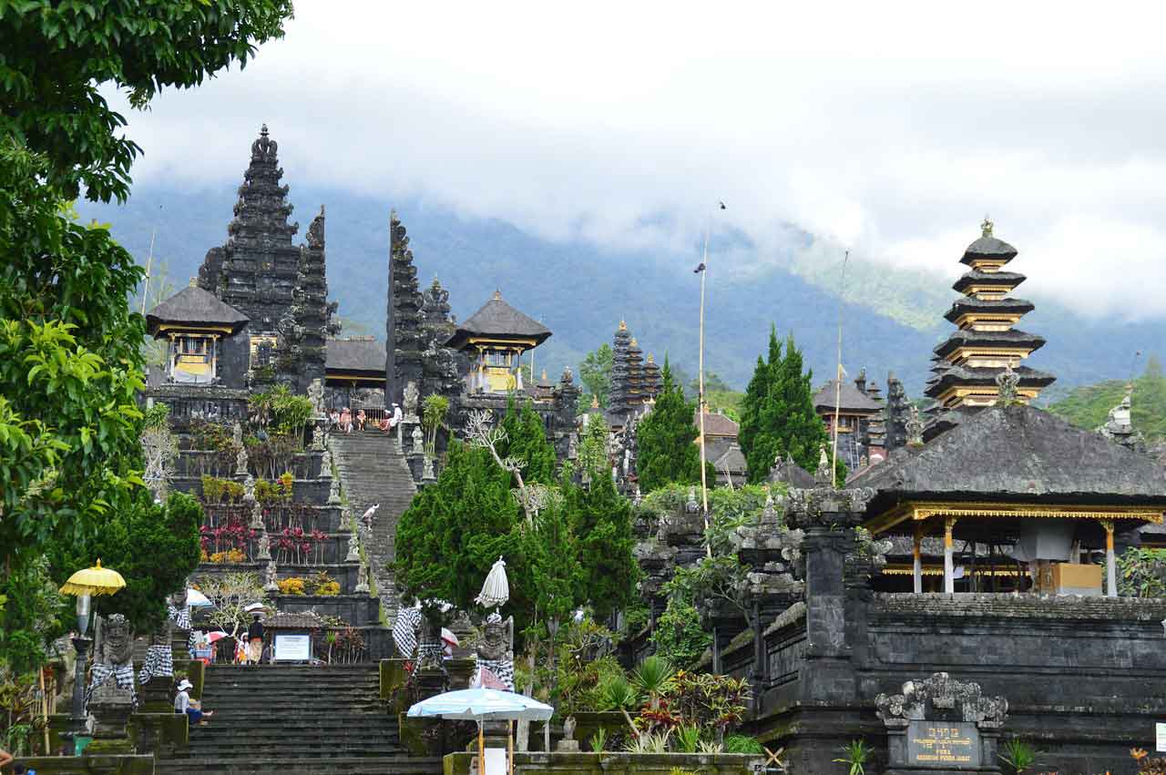 Tempat Bersejarah di Bali Pura Besakih