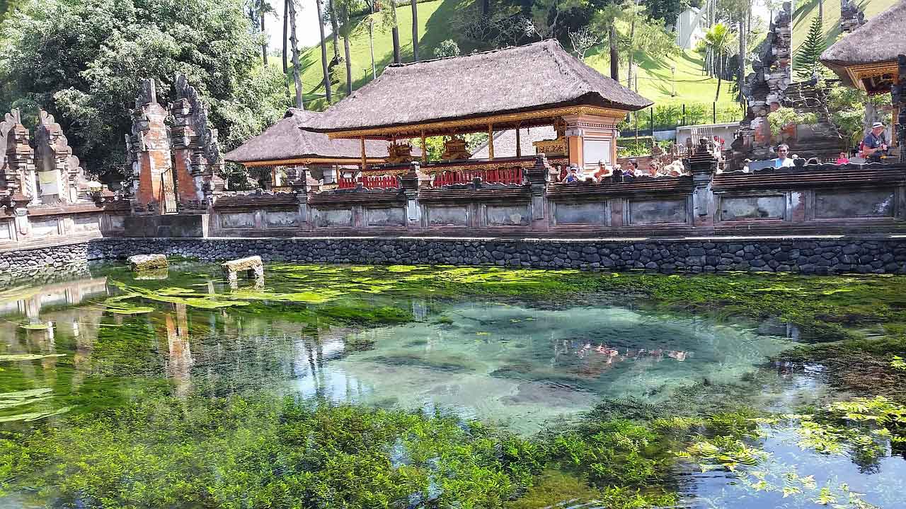 Tempat Bersejarah di Bali Pura Tirta Empul