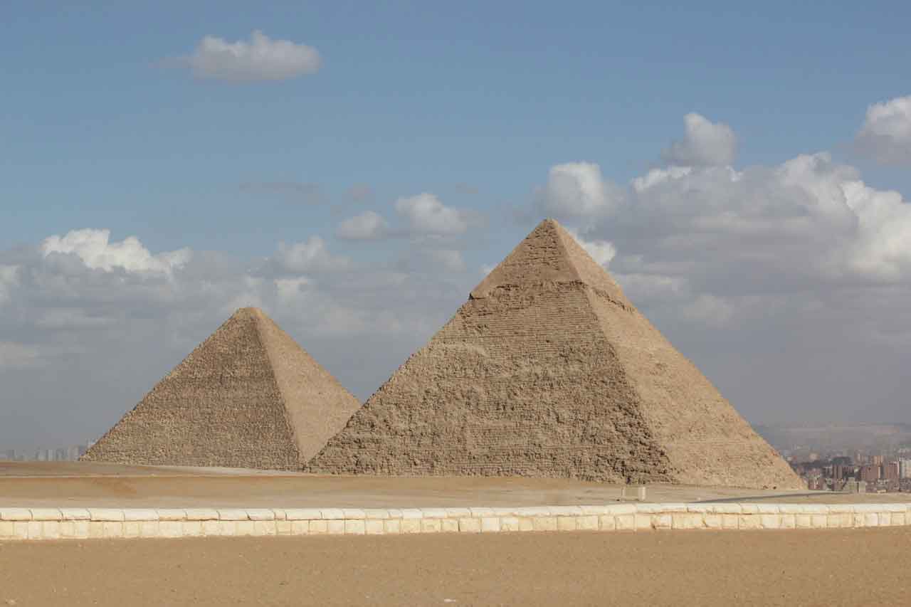 Tempat Bersejarah di Mesir Piramida Giza