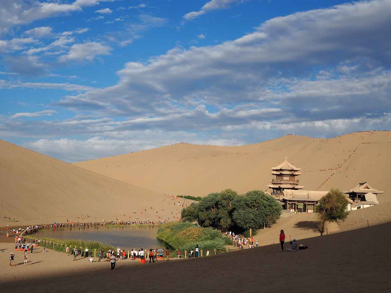 Wisata Halal di China Desert Shahu Scenic Spot