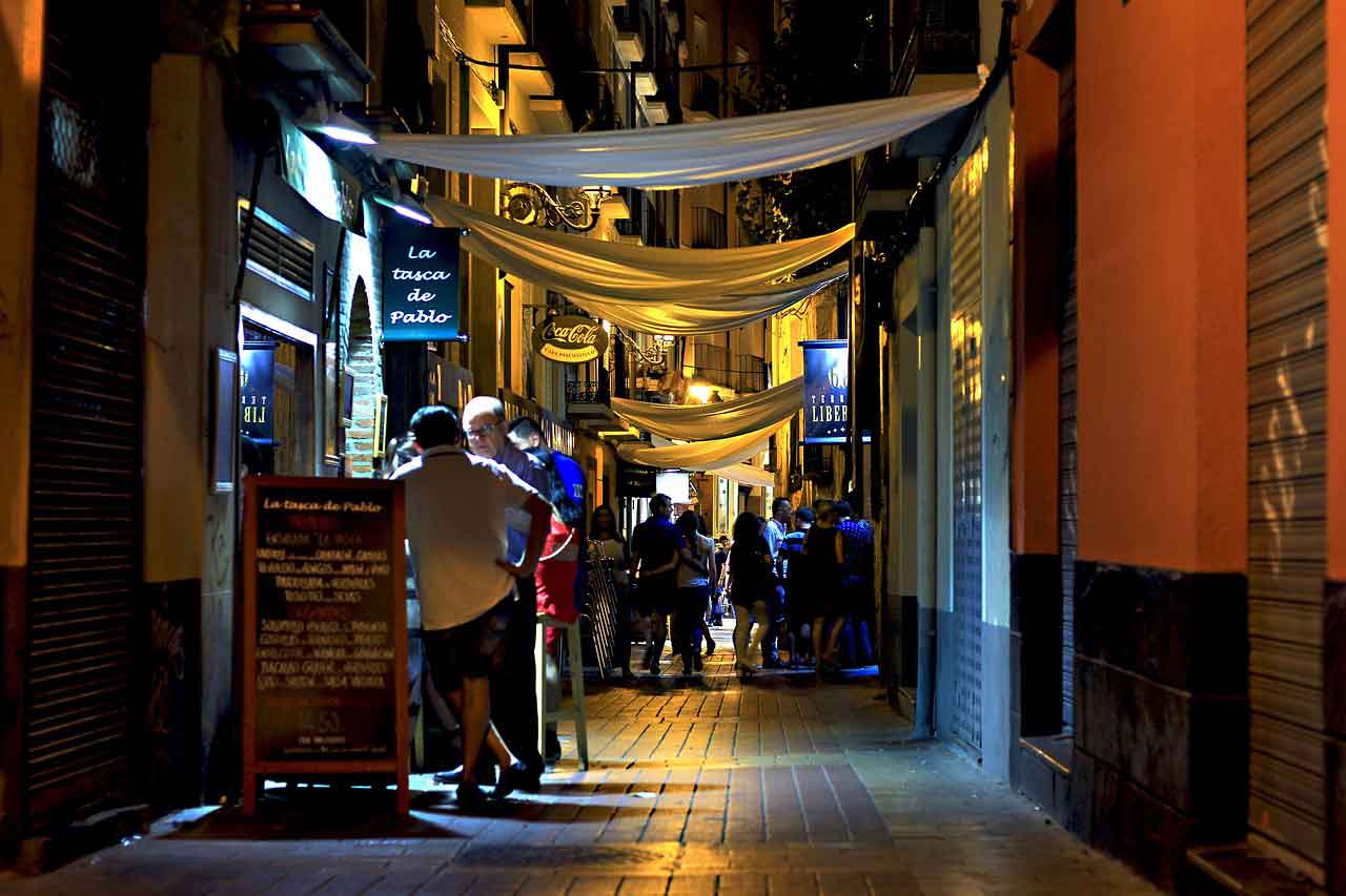 Wisata Halal di Hongkong Fabric Street