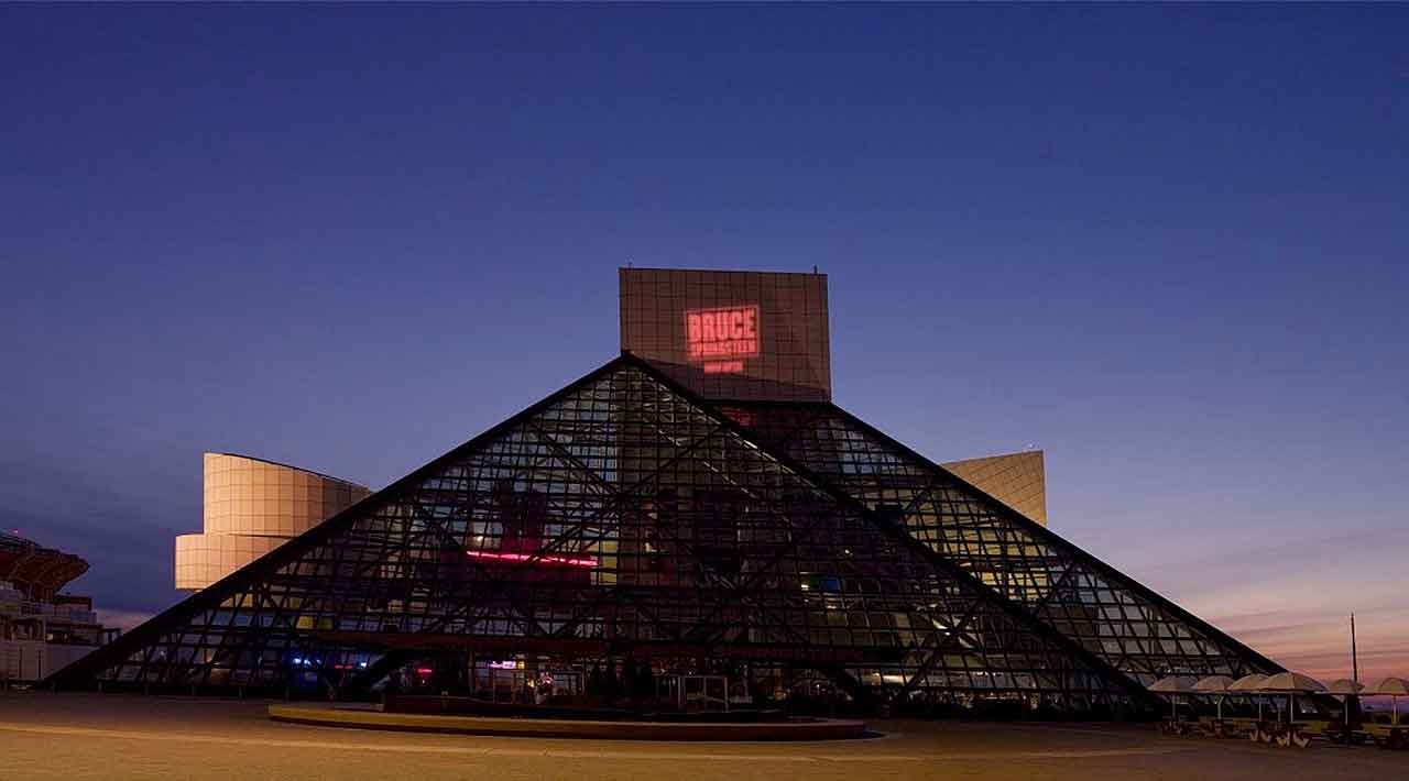Museum Sejarah di Amerika Serikat museum rock and roll hall of fame