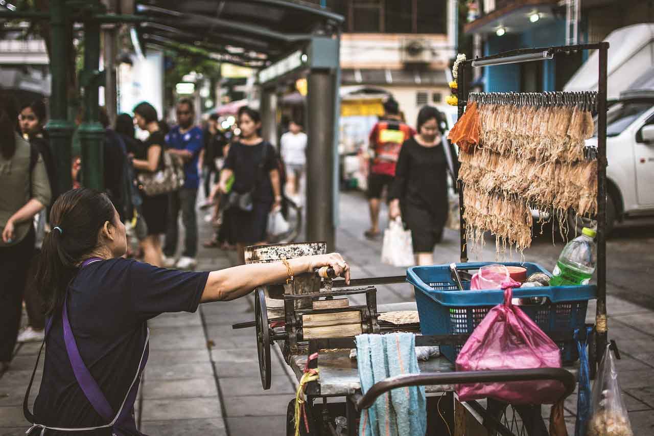 Wisata Halal di Thailand Patpong Night Market
