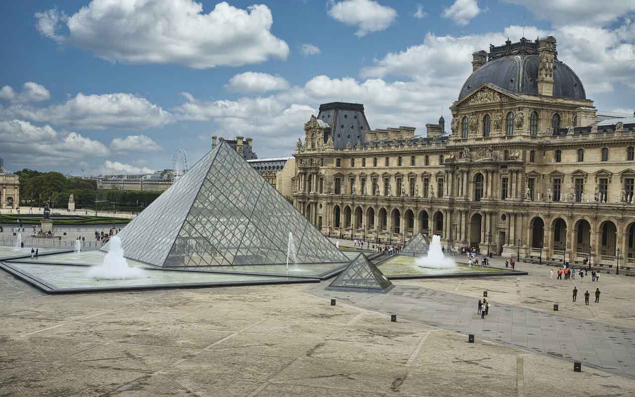 Museum Terbesar di Dunia museum louvre
