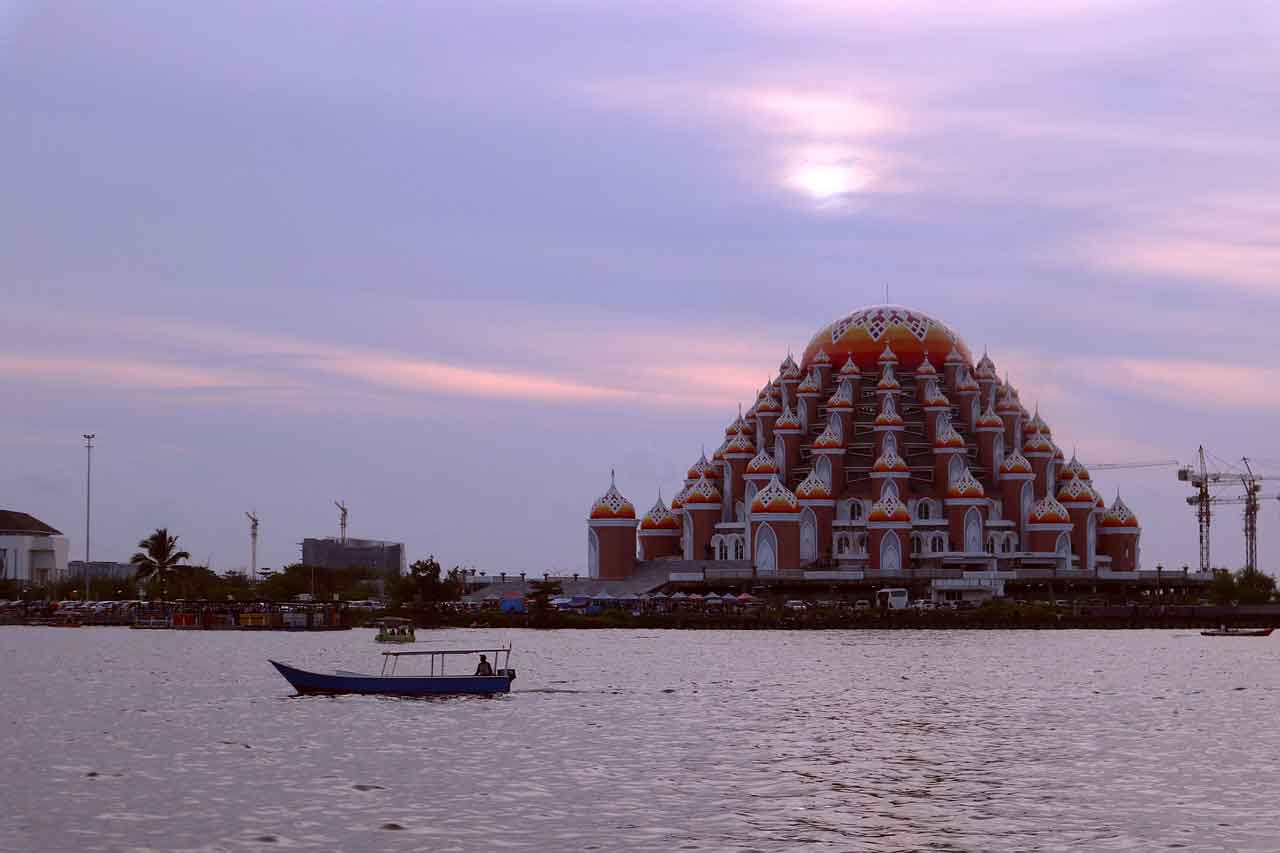 Wisata Halal di Indonesia Makassar