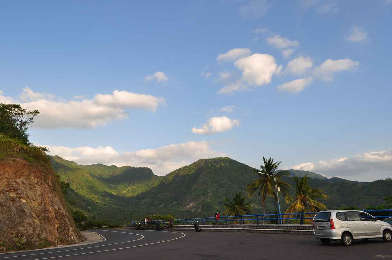 Wisata Halal di Lombok wisata halal masjid kuno bayan