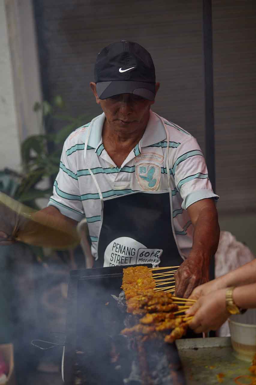 Wisata Kuliner Halal di Kuala Lumpur night street food jalan alor