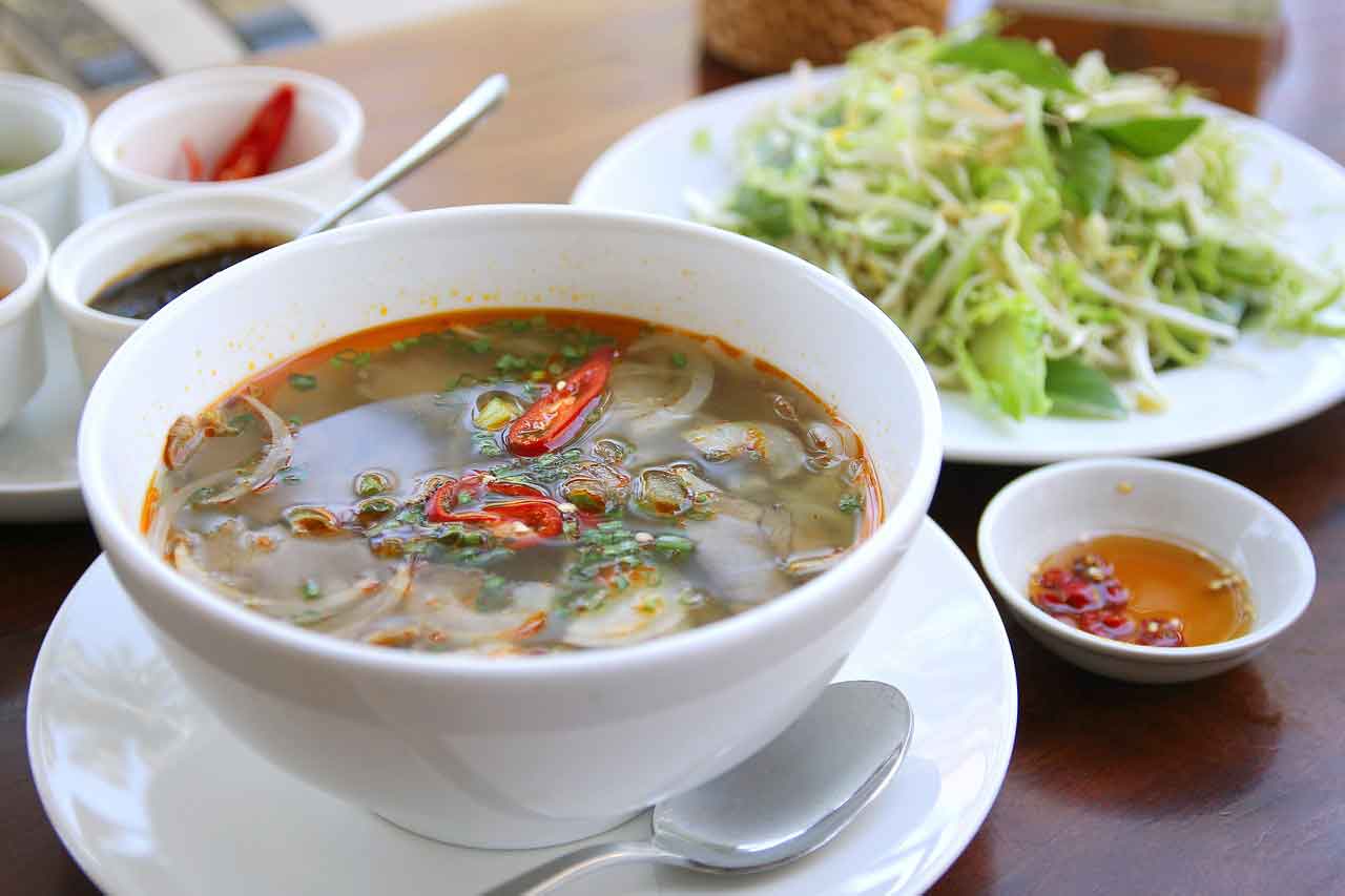 Wisata Kuliner Halal di Vietnam redhouse saigon