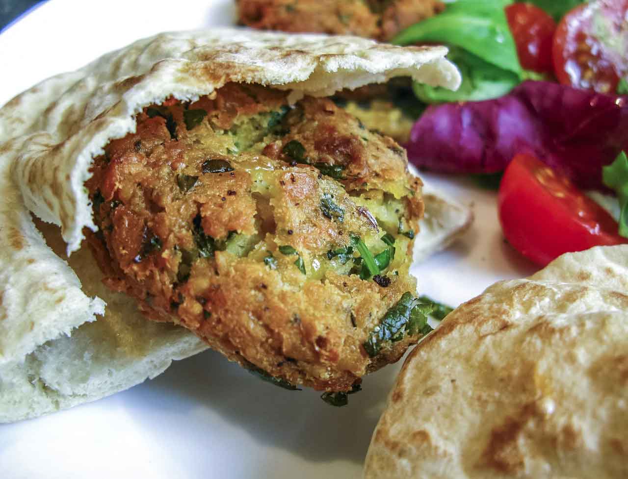 Wisata Kuliner Halal di Eropa Timur Saltenas