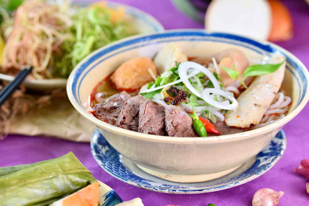 Wisata Kuliner Halal di Vietnam the daun restaurant