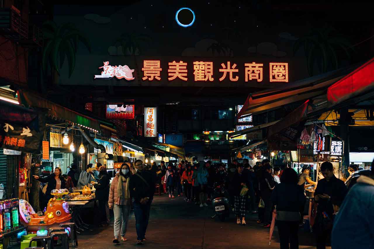 Wisata Halal di Taiwan Fengjia Night Market