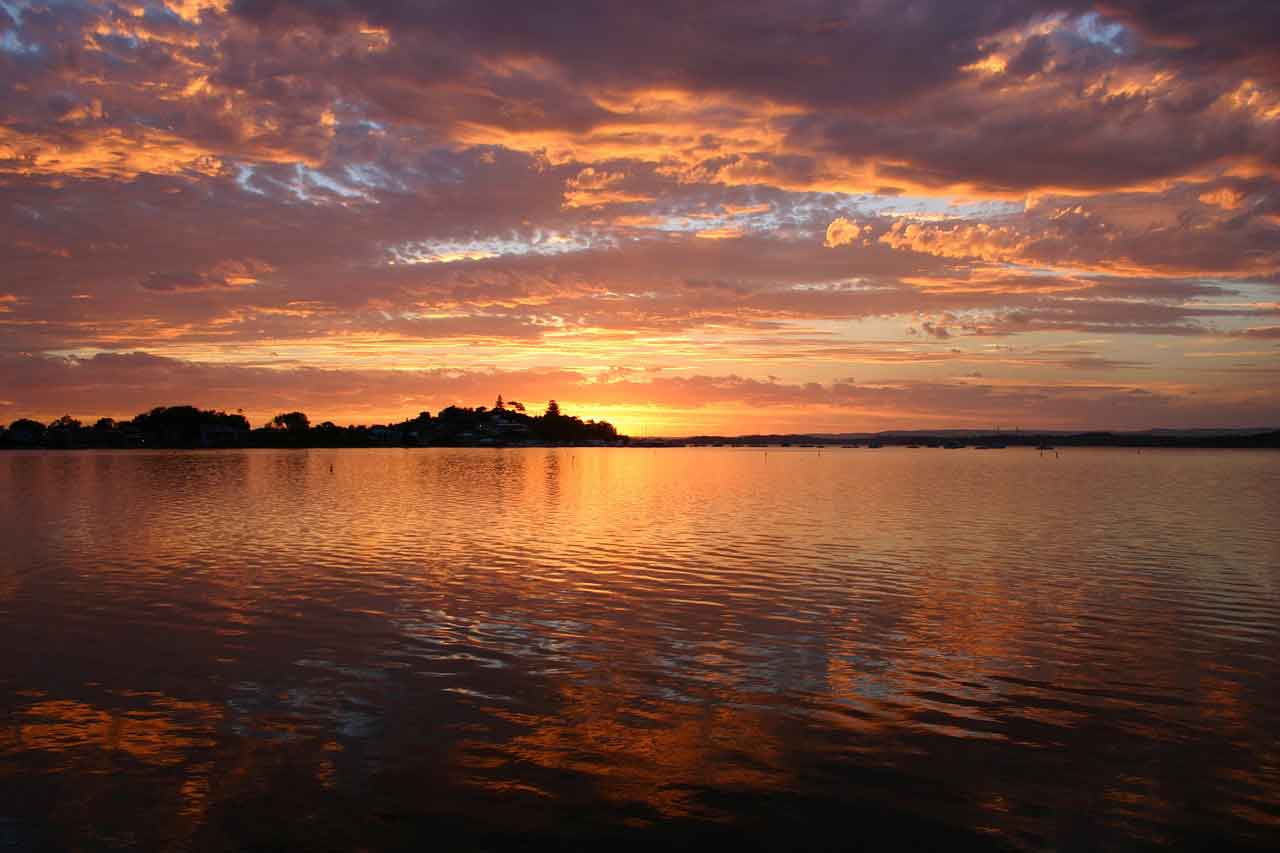 Wisata Halal di Manado Danau Tondano