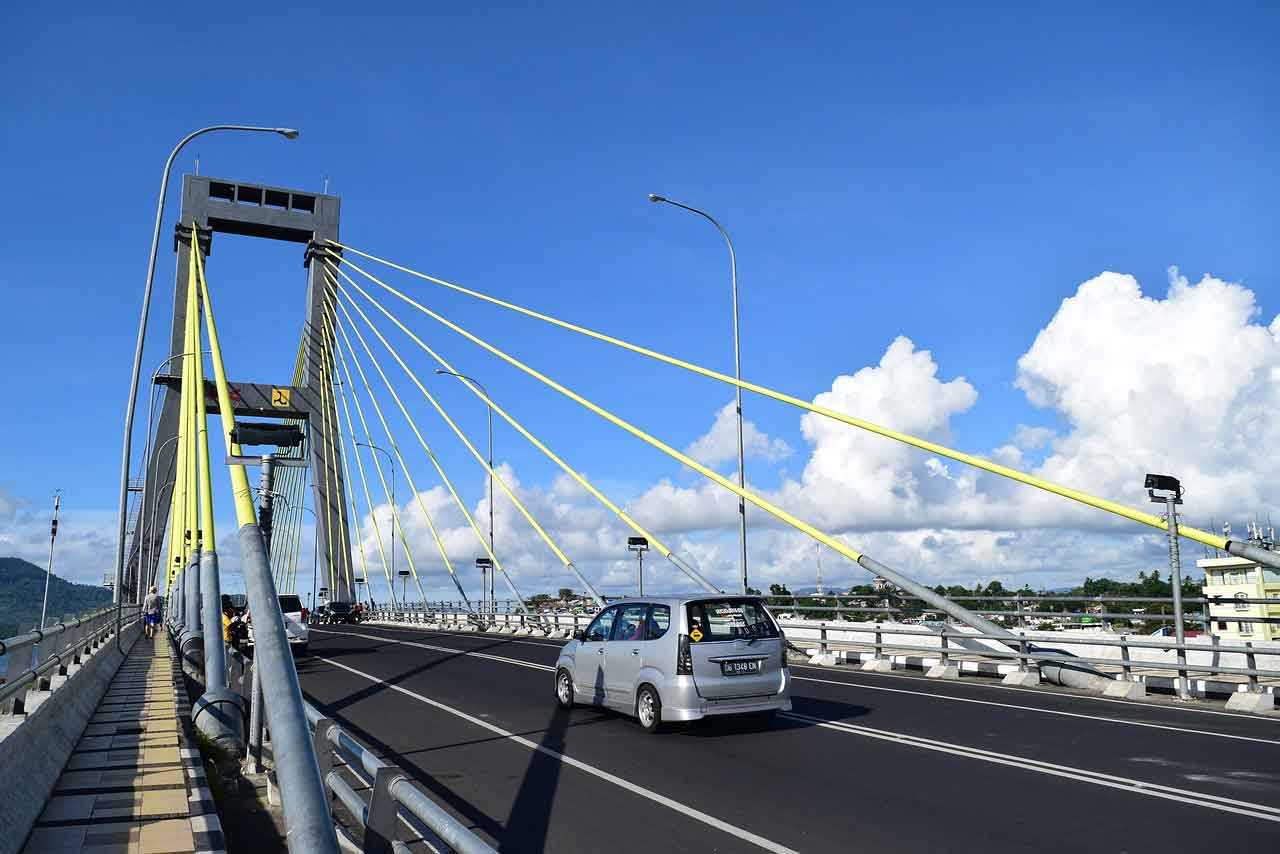 Wisata Halal di Manado Jembatan Soekarno Manado