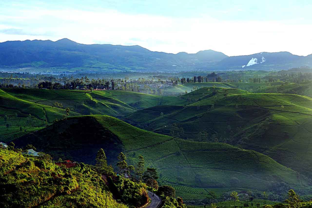 Wisata Halal di Jawa Barat Makam Syekh Abdul Ghorib