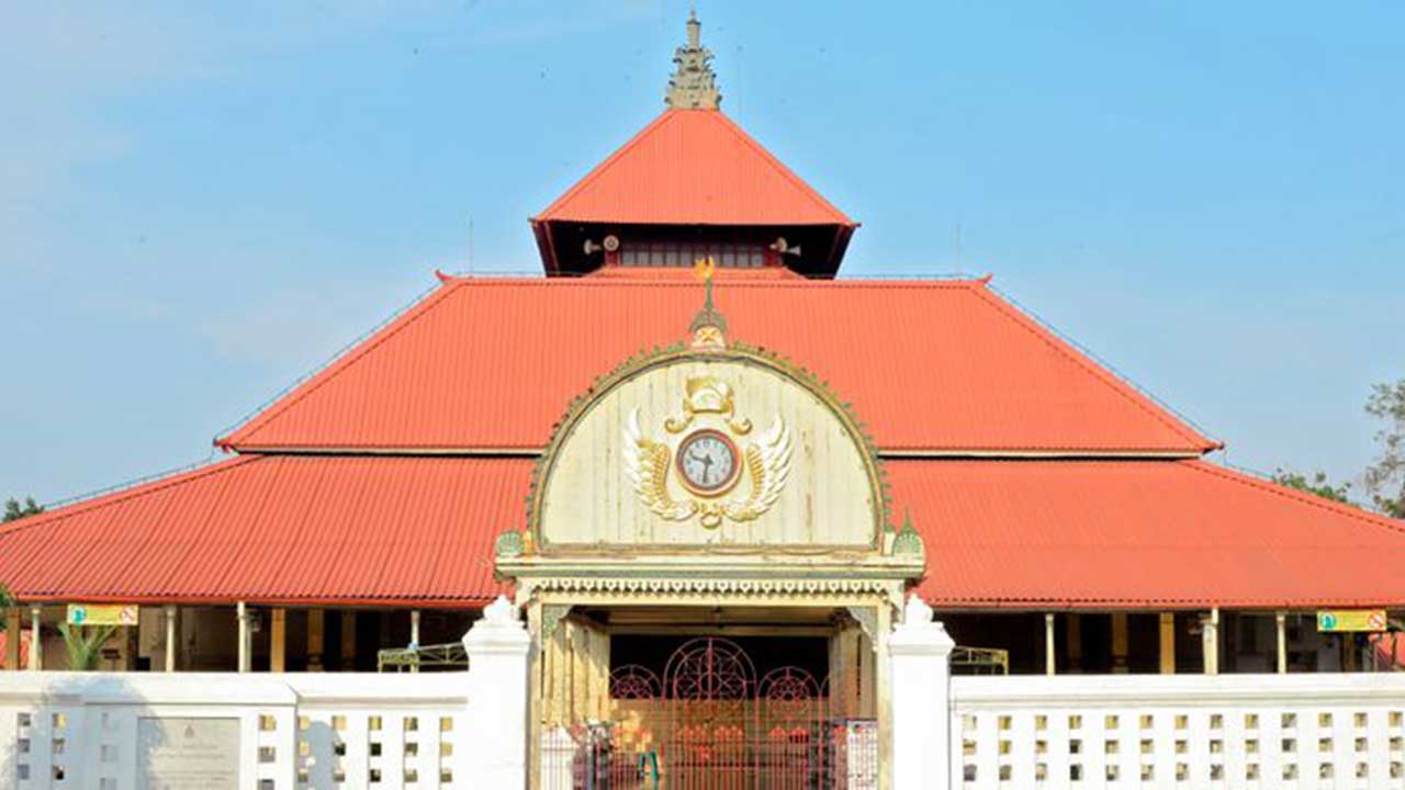 Masjid Gedhe Kauman Talang Mas Tour