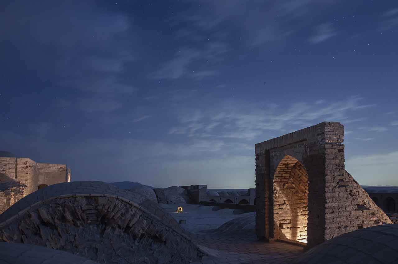 Wisata Religi di Iran Dakhmeh Zoroaster