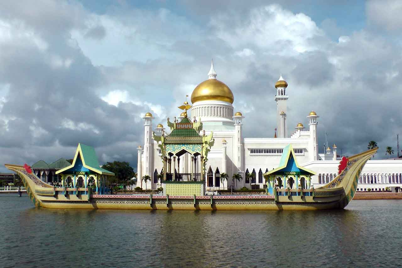 Wisata Religi di Brunei Darussalam Istana Nurul Iman