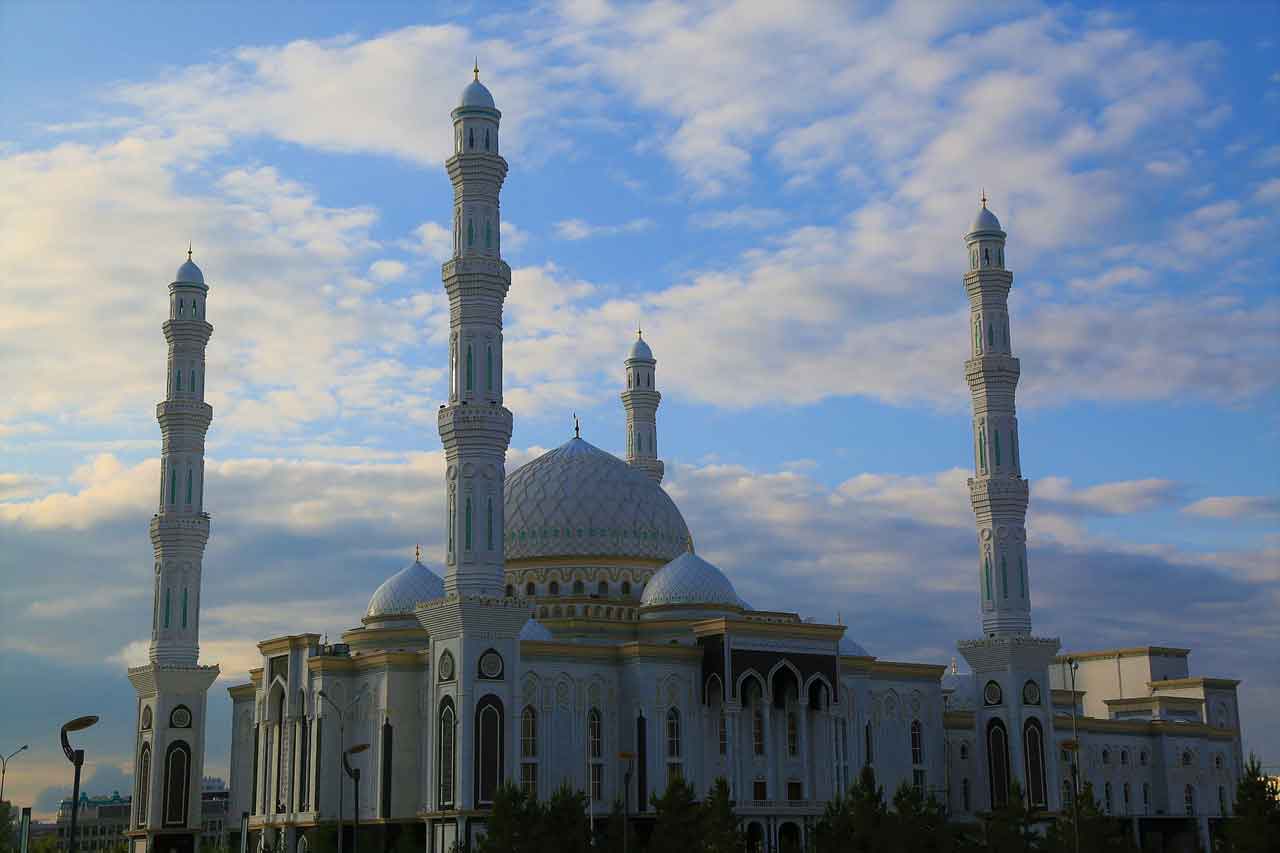 Wisata Religi di Iran Kuil Suci Fatima Masumeh