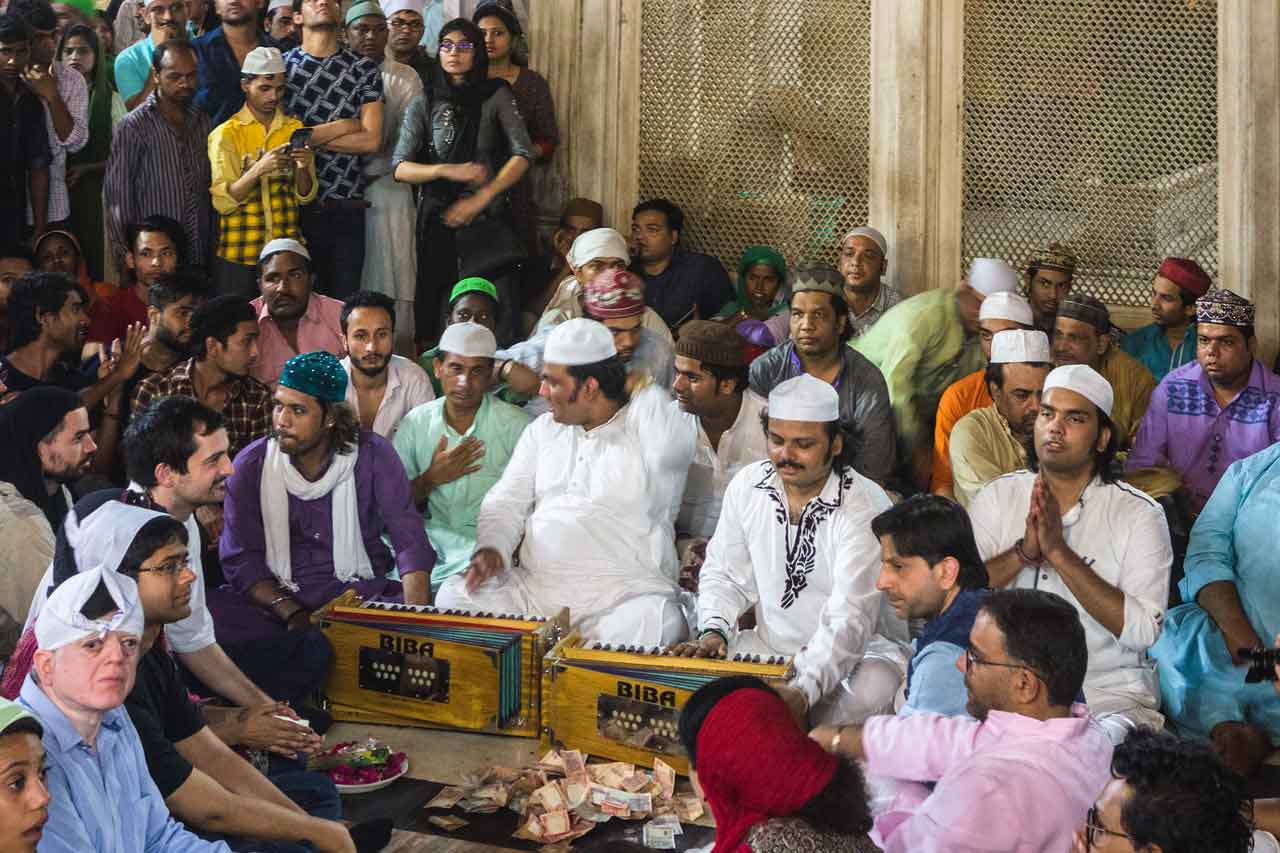 Wisata Religi di India Nizamuddin Dargah