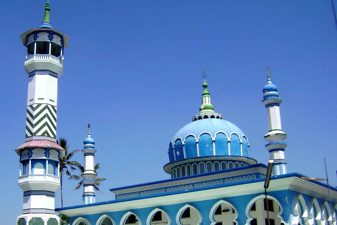 wisata religi di Filipina The Little White Mosque by The Sea