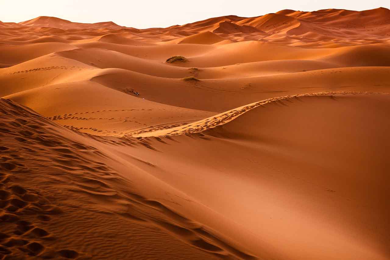 Wisata Religi di Cina Desert Shahu Scenic Spot