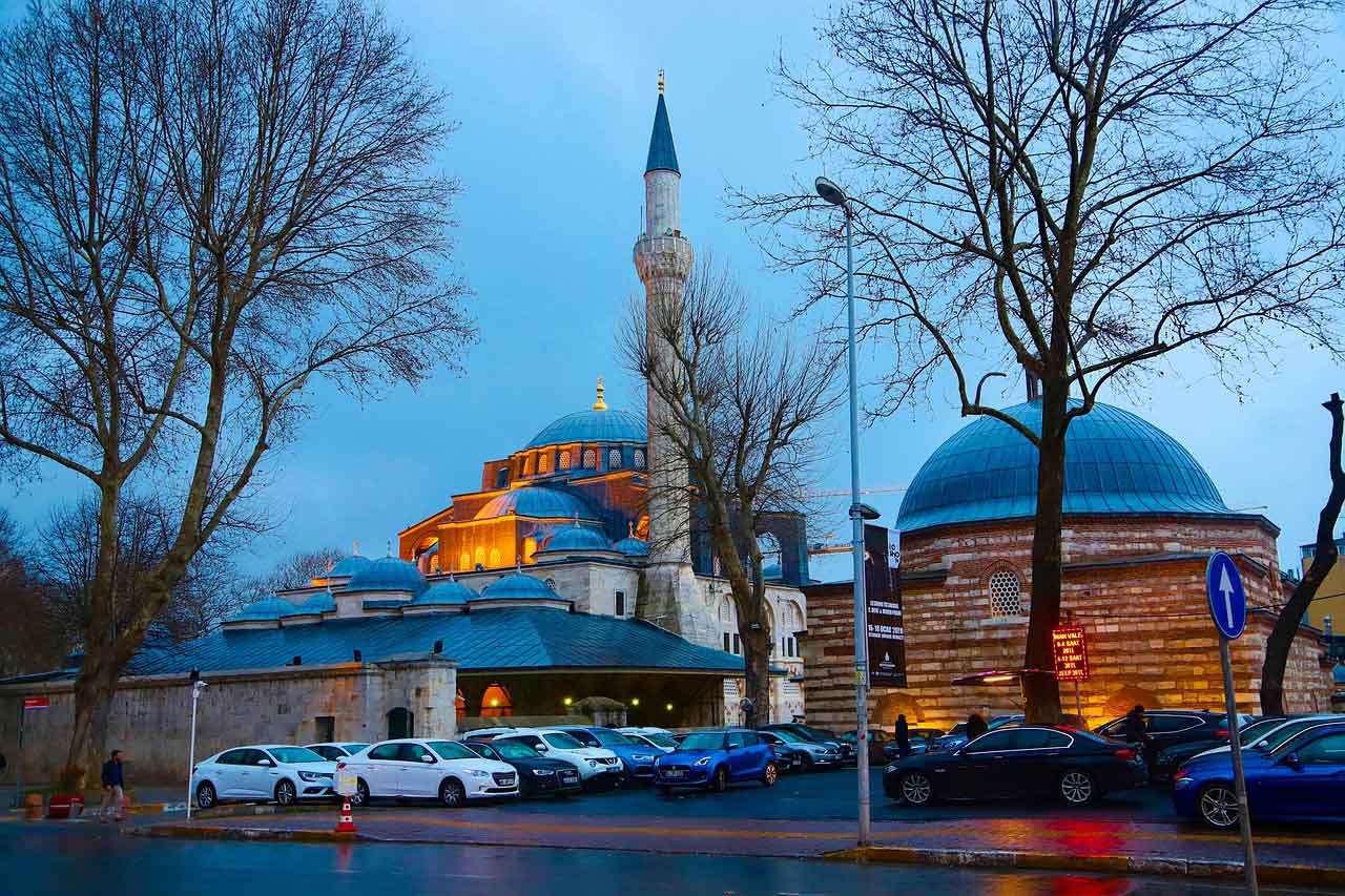 Wisata Religi di Turki masjid rustem pasha