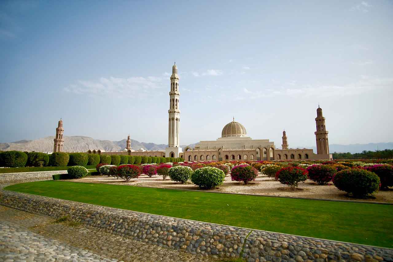 Wisata Religi di Oman Masjid Al Zawawi