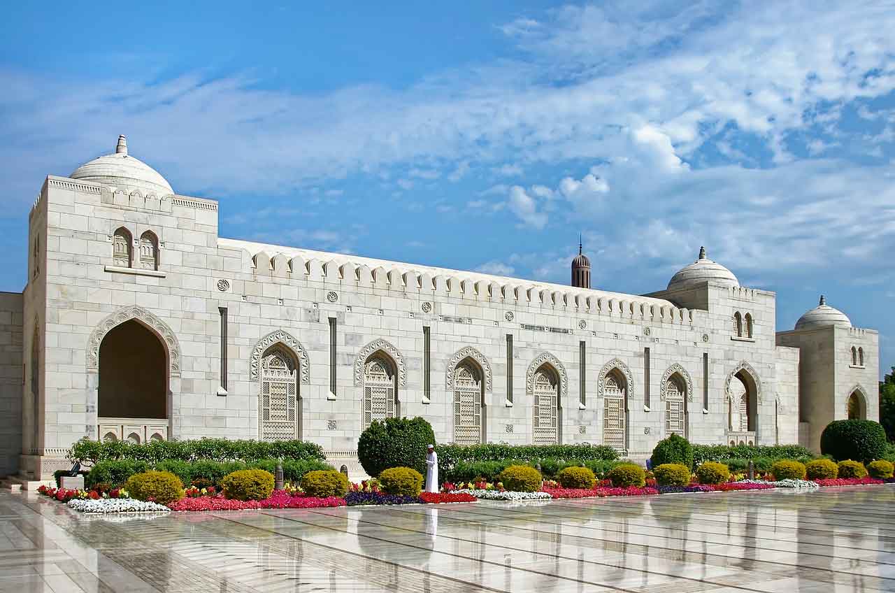 Wisata Religi di Oman Masjid Besar Sultan Qaboos