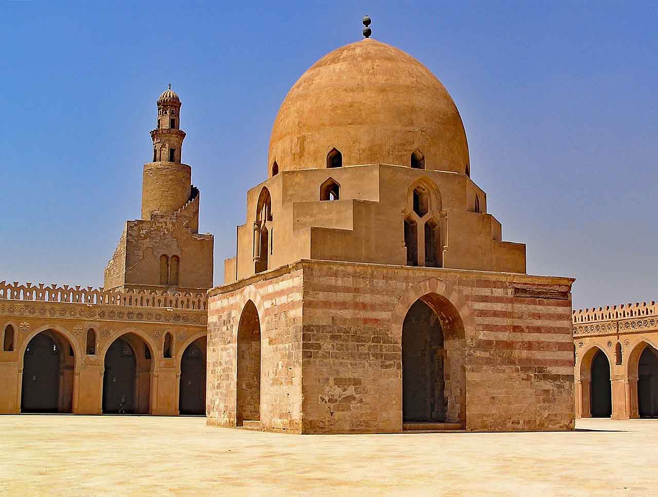 Wisata Religi di Mesir Masjid Ibnu Tulun