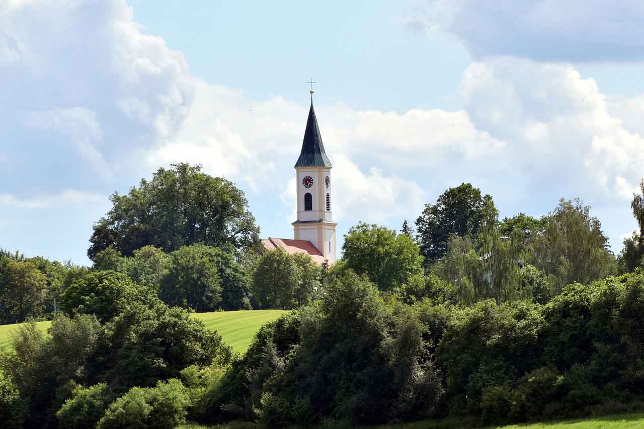 wisata religi di Serbia church of the assumption