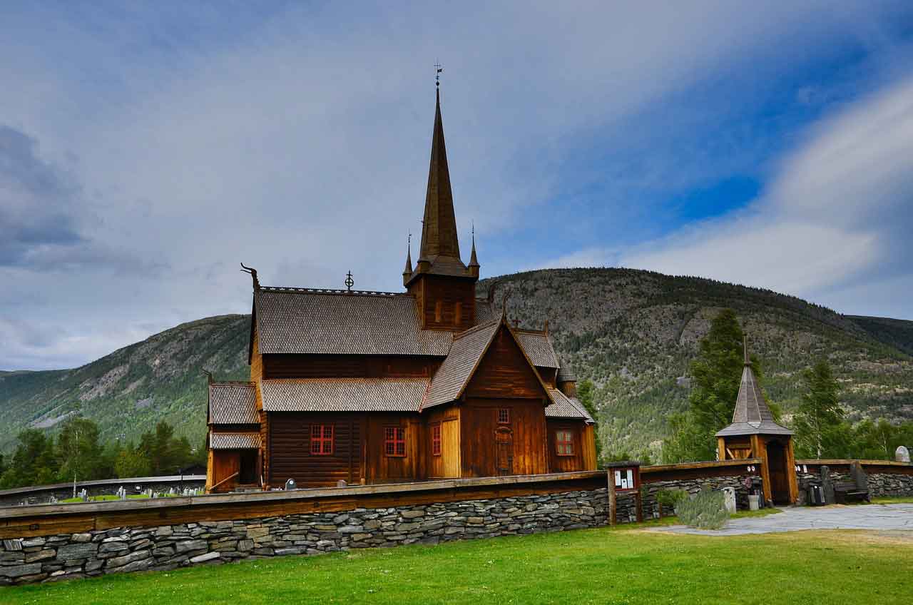 wisata religi di Norwegia gereja lom stave