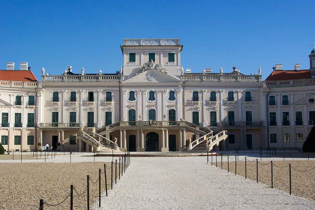 wisata religi di Hungaria istana esterhazy