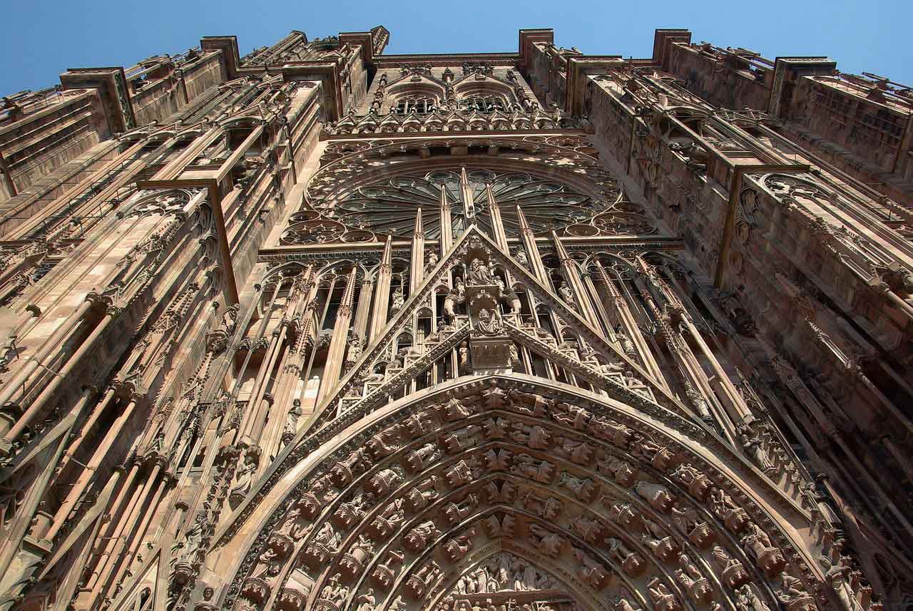 wisata religi di Perancis strasbourg cathedral