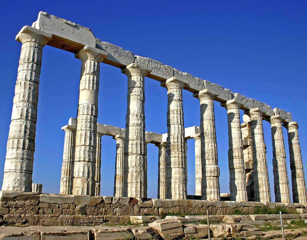 wisata religi di Yunani temple of olympian zeus