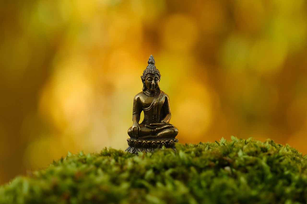 wisata religi di Bogor patung budha tidur tajur halang