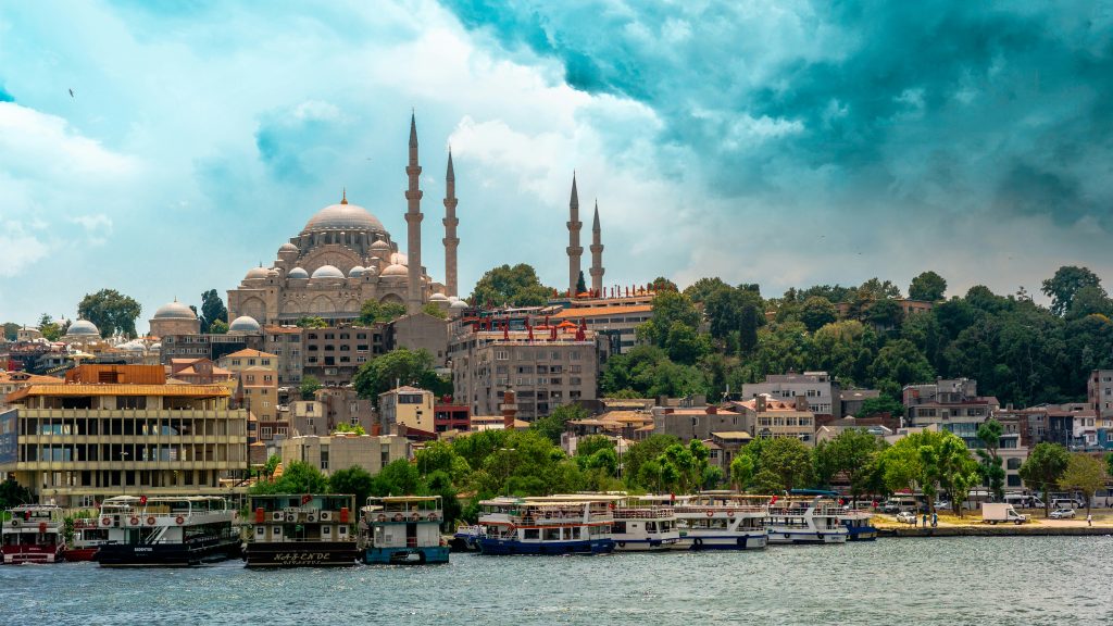 wisata halal turki di istanbul dengan masjid bersejarah