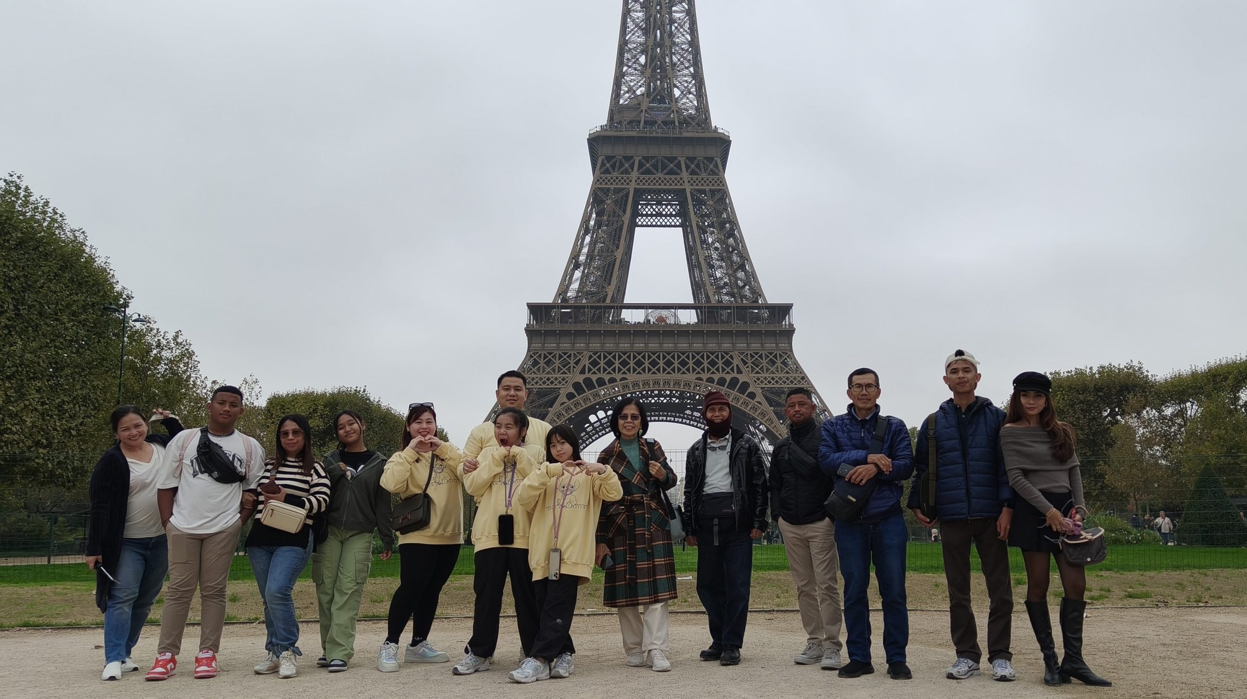 Wisata Halal Eropa Barat Autumn Season 11D8N - Paris