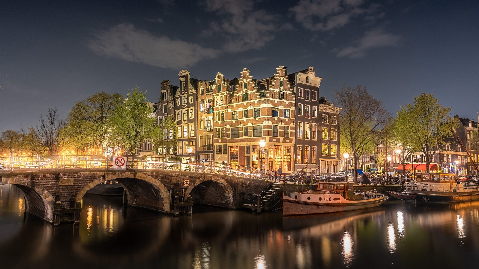 Wisata Halal Eropa Barat Autumn Season 11D8N - Amsterdam