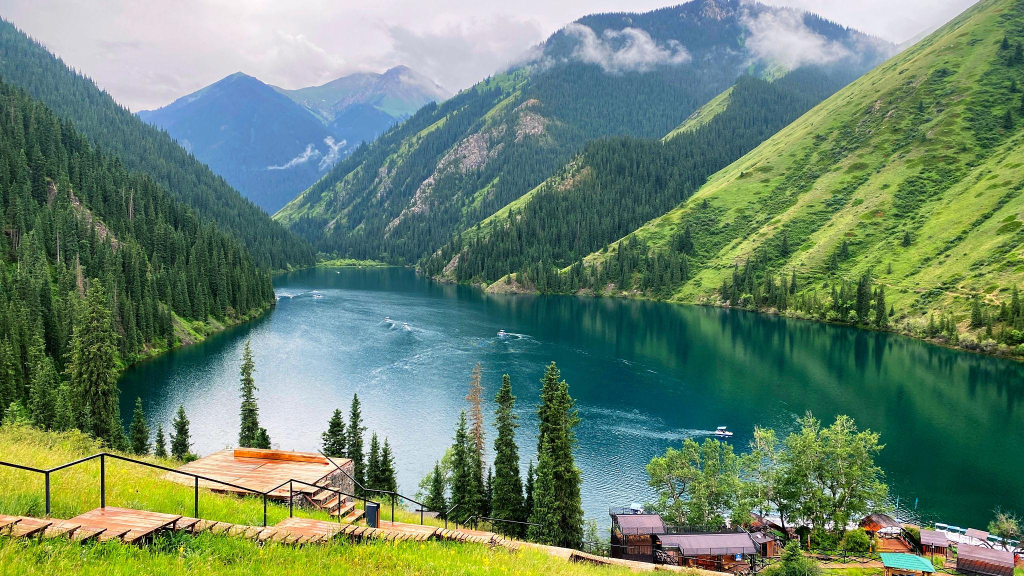 Paket Wisata Halal Kazakhstan